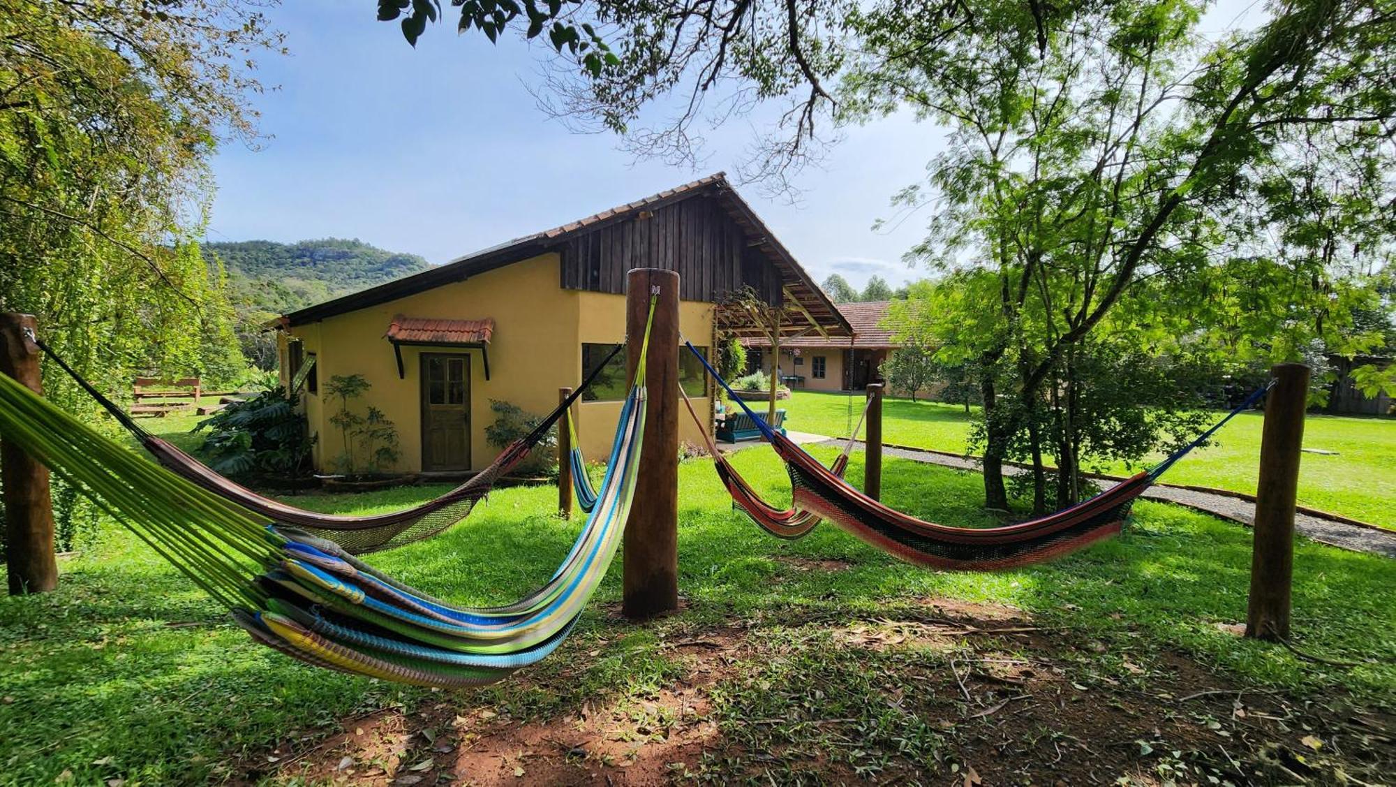 Sitio Pe Na Terra - Retiros E Hospedagens Hotell Novo Hamburgo Exteriör bild